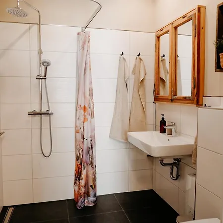 Urlaubsfreude Biedermann Haus Blumenglueck - Anemone * Зебниц